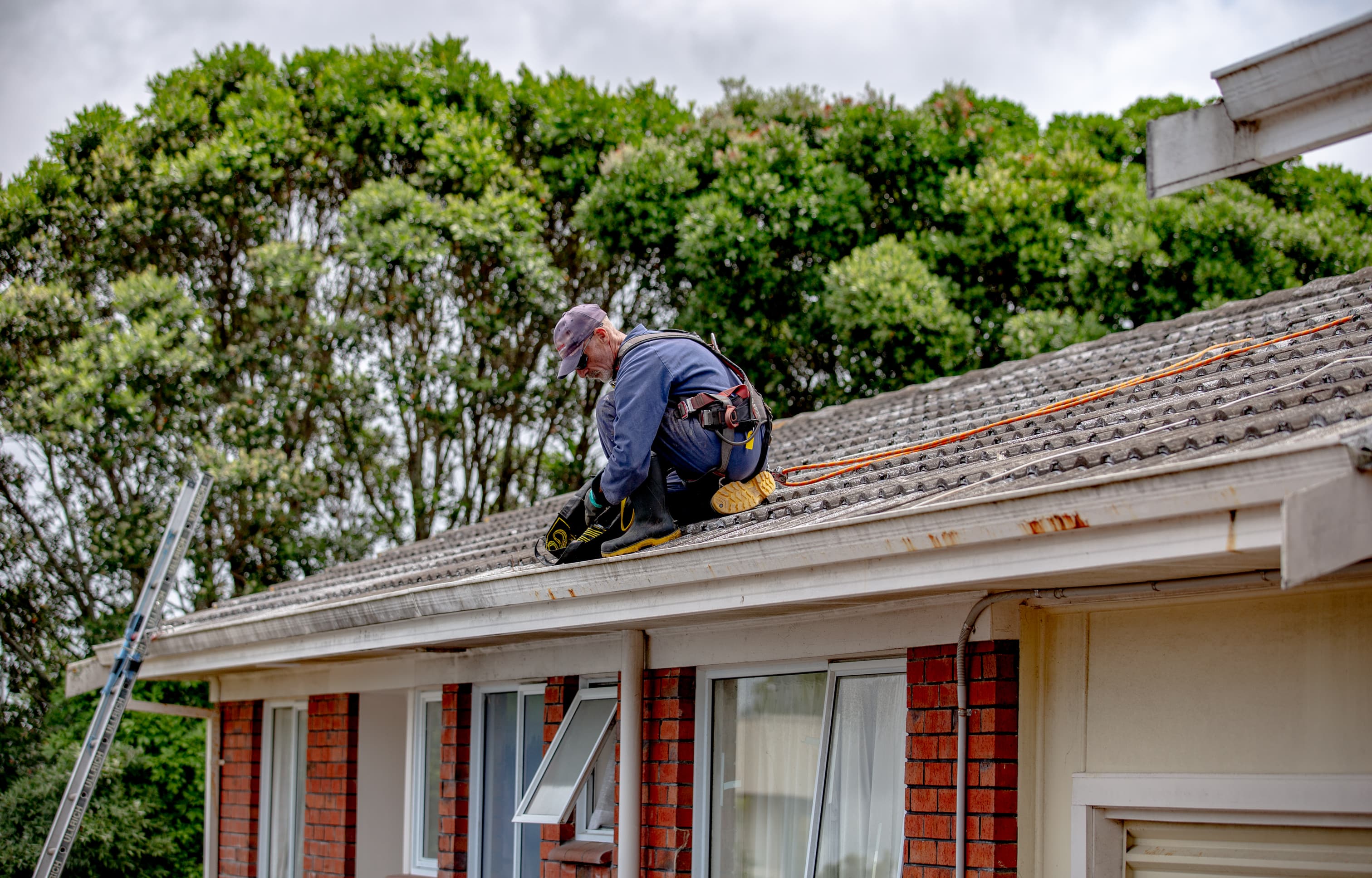 Gutter Cleaning - Edwards & Hardy Services